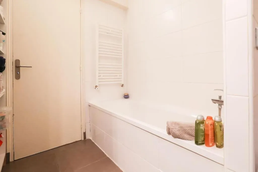 Central And Parisian Style - 3 Bedrooms Apartment
