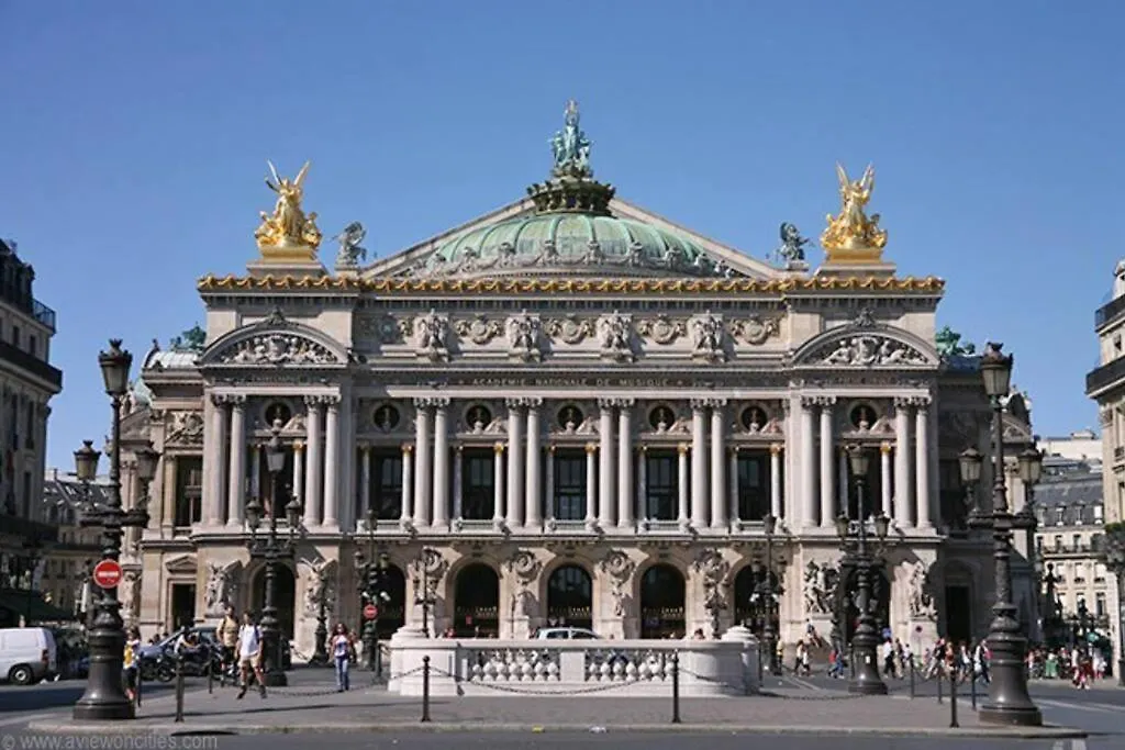 Central And Parisian Style - 3 Bedrooms Paris