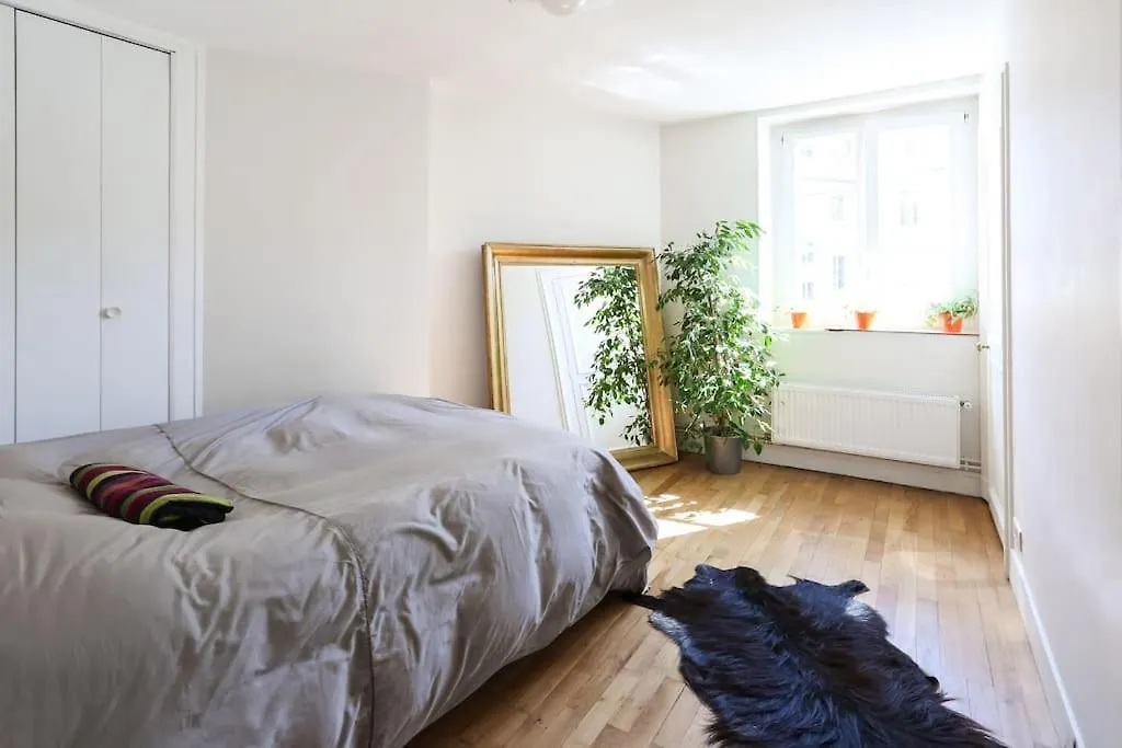 Apartment Central And Parisian Style - 3 Bedrooms